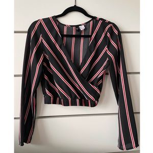 H&M Divided Long Sleeve Crop Too